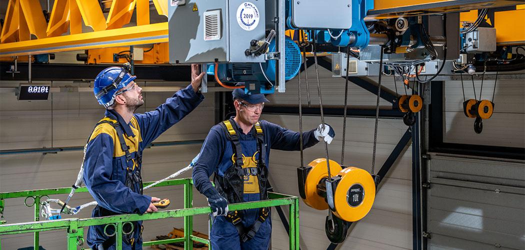 Foto inspectie en onderhoud aan kranen en takels